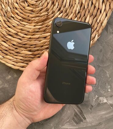 Apple iPhone: IPhone Xr, Б/у, 128 ГБ, Черный, Защитное стекло, Чехол, 77 %