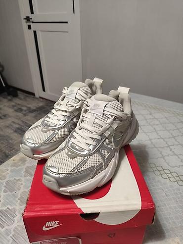 обувь кат: Кроссовки, 38, Nike, Новый, цвет - Серебристый, Самовывоз — 3