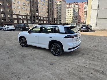aion 60i: AION I60 — электрический кроссовер белого цвета. Основные — 3