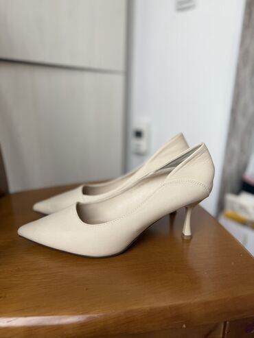 Другая женская одежда: Подборка женской одежды: 1) Кофта трикотажная серого цвета - Фасон — 16