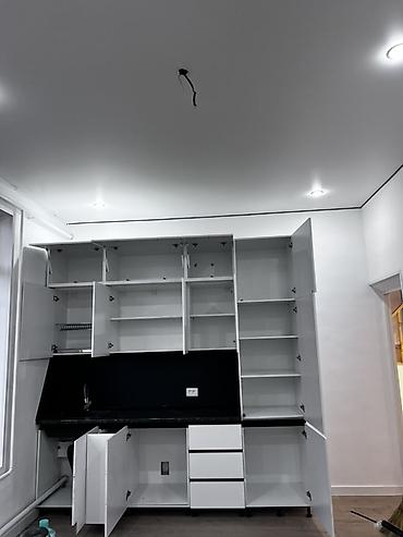 Кухонные гарнитуры: Кухонный гарнитур, цвет - Белый, ДСП — 7