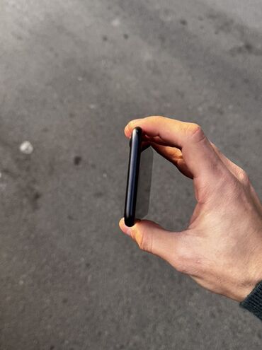 Apple iPhone: IPhone 7, 128 GB, Qara, Barmaq izi — 8