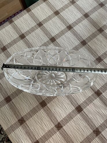 Посуда: Продаю чешский хрусталь, б-у в отличном состоянии. Вазы все разного — 22