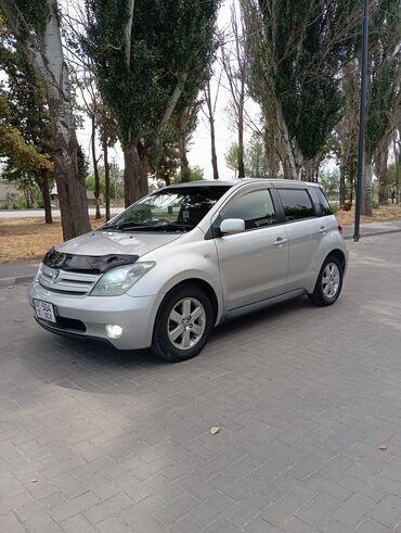 купить фронтальный погрузчик бу: Toyota ist: 2002 г., 1.5 л, Автомат, Бензин, Хэтчбэк