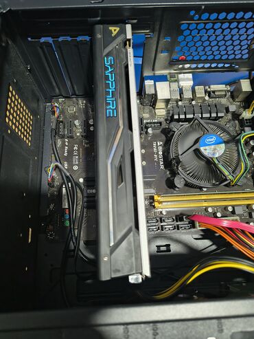 Desktop računari i radne stanice: Desktop računar – Biostar/Intel, Sapphire grafika Specifikacije: - — 10