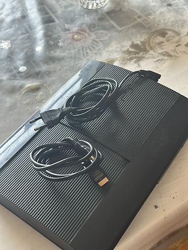 150 manata telifon: PlayStation 3 (Super Slim) oyun konsolu Xüsusiyyətlər: - Model: PS3 — 5