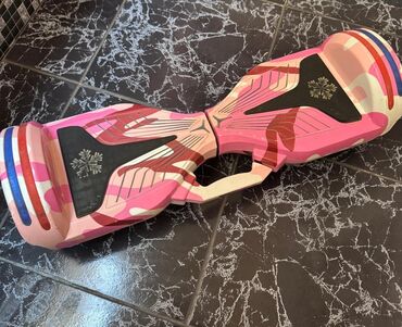 hoverbord: Özəllikləri: - İki təkərli elektrikli hoverboard (gyroskuter) -