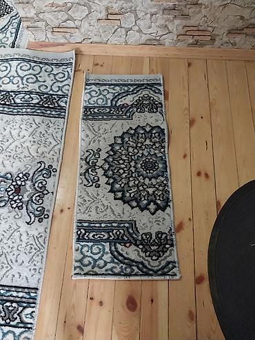 Döşəmə: Uzun dəhliz xalçası və kvadrat xalça dəsti - Rəng palitrası: açıq boz — 5
