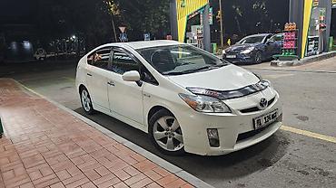 Toyota: Toyota Prius: 2011 г., 1.8 л, Вариатор, Гибрид, Хэтчбэк — 2