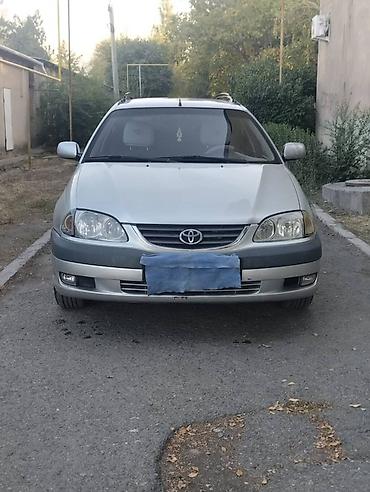 Toyota Avensis: 2001 г., 1.8 л, Механика, Бензин, Универсал