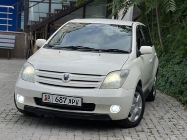 тойота voxy: Toyota ist: 2002 г., 1.5 л, Автомат, Бензин, Хетчбек