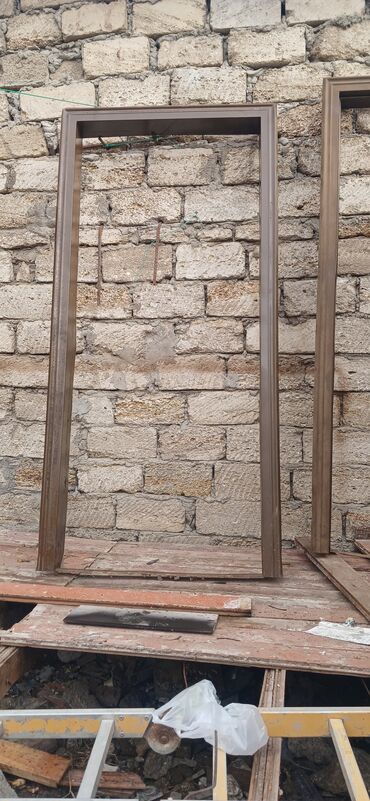 Giriş qapıları: Mənzil üçün İşlənmiş Giriş qapısı Çərçivə ilə, Zəmanətsiz, Ödənişli quraşdırma, Ünvandan götürmə — 12