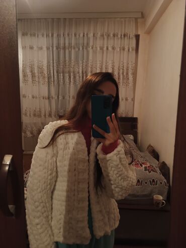 qara jaket: Женский свитер One size, цвет - Белый
