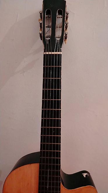 Спорт и хобби: Endirim olacaq. Uzunlugu 97sm. Qiragi bir az sinib amma gitarani — 6