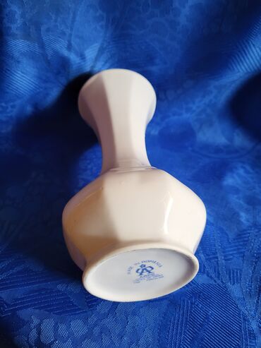 Ostali kućni dekor: Vaza nova Apro porcelan 70te. Porcelanska vaza nova — 8