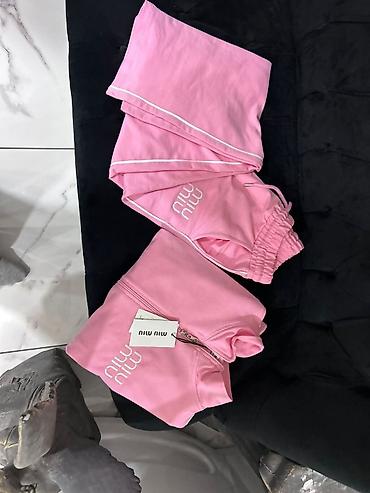 Gornji i donji deo: Zenske komplet trenerke Vrhunski kvalitet Velicine S m l xl xxl Cena — 10