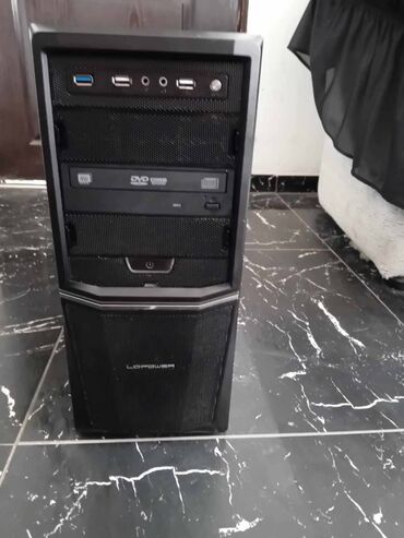 Desktop računari i radne stanice: Odlicna Gejming masina FX-4130 Quad Core na 4 X 8 giga DDR3 ram