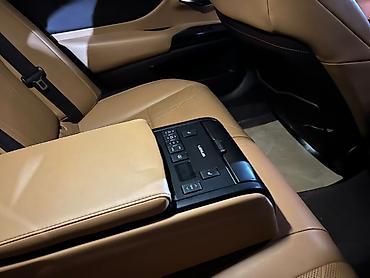 jac aion: Lexus ES: 2019 г., 2.5 л, Автомат, Гибрид, Седан — 10
