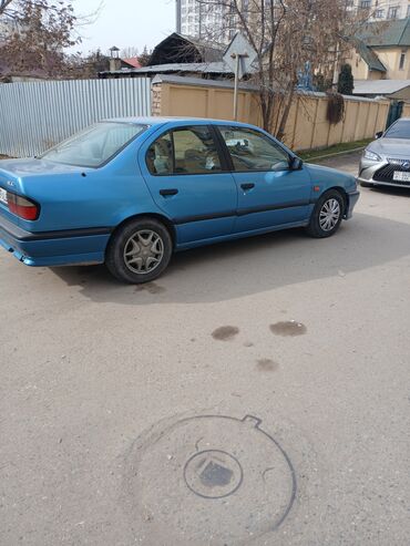 Nissan: Nissan Primera: 1995 г., 1.6 л, Механика, Бензин, Седан