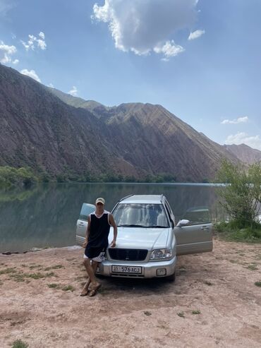 набор инструментов для авто: Продаётся автомобиль Subaru Forester (поколение SF). Серебристый