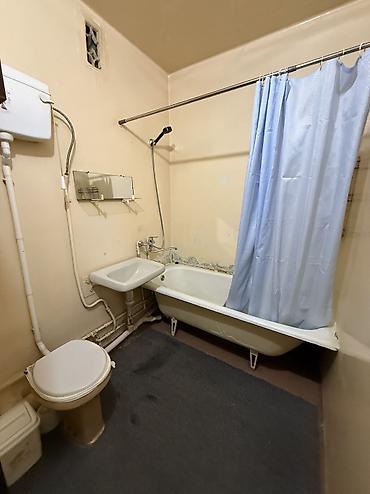 105: 1 комната, 40 м², Асанбай мкр 105 серия, 5 этаж, Старый ремонт — 5