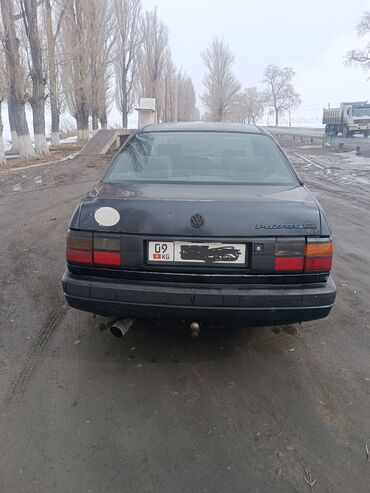 Volkswagen: Volkswagen Passat: 1991 г., 1.8 л, Механика, Бензин, Седан