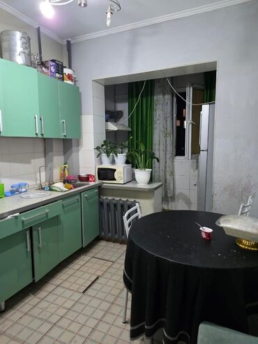 однокомнатная квартира восток 5: 3 комнаты, 70 м², 106 серия, 6 этаж, Старый ремонт