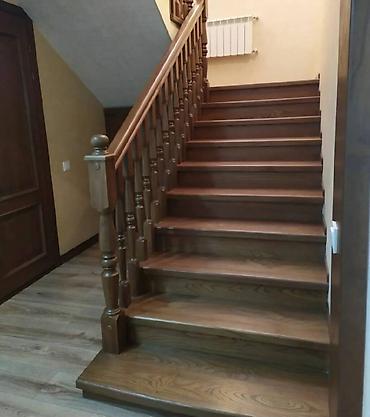 Деревянные лестницы: Деревянная лестница Для дома, Форма лестницы: Много-маршевая, Стиль: Классический — 6