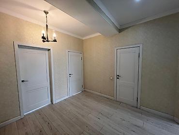 3 room flat: 3 комнаты, 85 м², 12 мкр Элитка, 3 этаж, Косметический ремонт — 1
