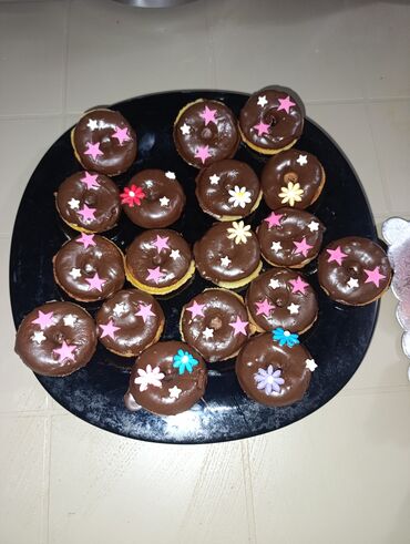 Konditorski proizvodi, slatkiši: Predstavljamo raznovrstan asortiman mini kolača i slatkiša, idealnih — 2