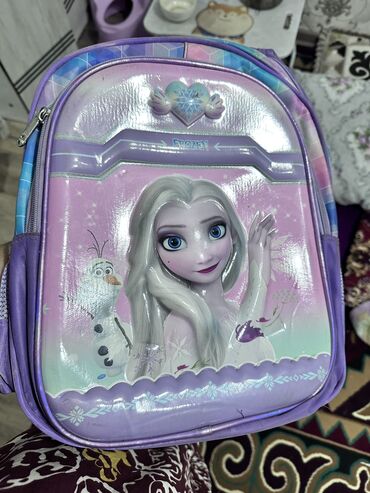 игрушечные домики: Сумка для школьницы новый 200 сом