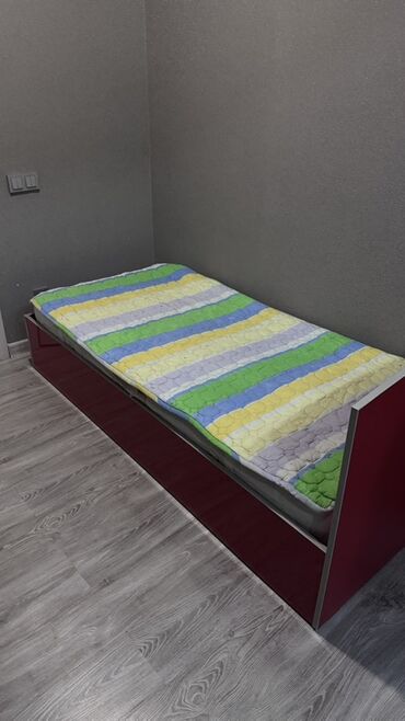 кровать со столом: Уктоочу бөлмө гарнитуру, Бир кишилик керебет, ДСП, түсү - Кызыл