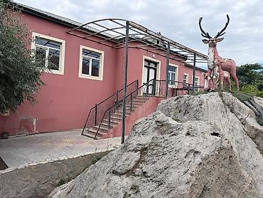 binəqədi: 200 kv bağlı zal,6 sota yaxın açığ həyət ərazisi arendaya — 1