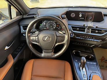 w210 дверные карты: Lexus UX: 2022 г., Вариатор, Электромобиль, Кроссовер — 8