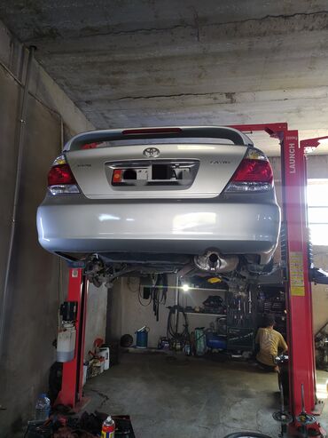 Амортизаторы, пневмобаллоны: Передний амортизатор Toyota 2002 г., Оригинал, Япония — 2