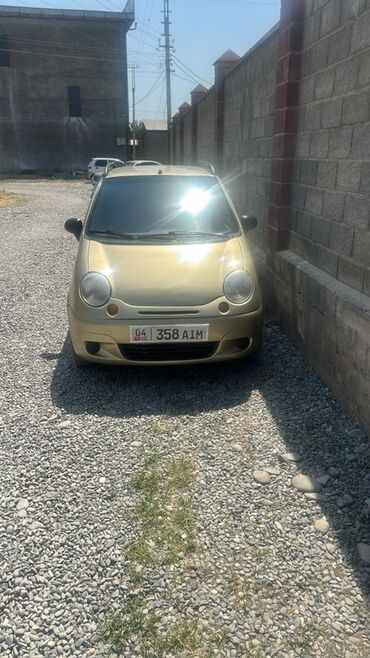 машына приора: Золотистый седан Daewoo Matiz — это компактный автомобиль, идеально