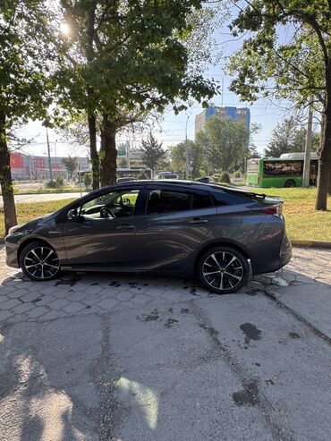 tayota runx: Toyota Prius: 2016 г., 1.8 л, Вариатор, Гибрид, Хэтчбэк