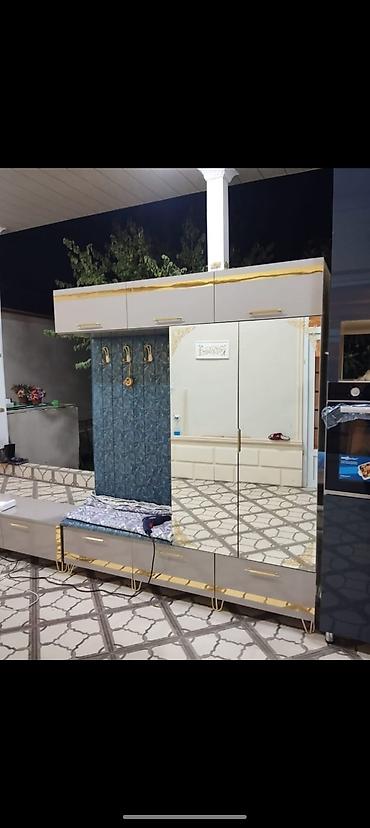 Dəhliz dolabları: Dəhliz üçün çoxfunksiyalı asma-güzgülü dolab və paltar asqılı sistem — 3