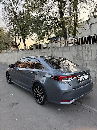 Toyota: Toyota Corolla: 2023 г., 1.8 л, Вариатор, Гибрид, Седан — 6
