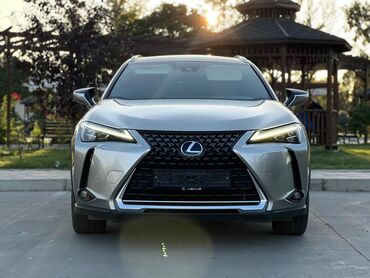 хетчбек: Lexus : 2019 г., 2 л, Вариатор, Гибрид, Хэтчбэк