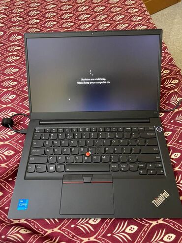 toshiba l300: Intel Core i5, 14 "