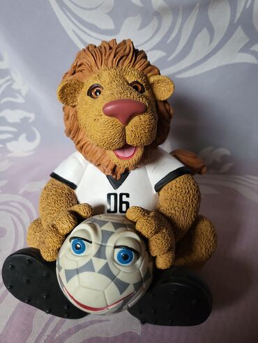 Ostali kućni dekor: Figura,sparkasa,nova Svetsko prvenstvo u fudbalu. Nemacka — 6