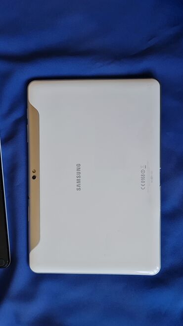 Tableti: 2 tanleta od 10 inca ko novi sa orginalnim fabrickim tastaturama. sve — 3