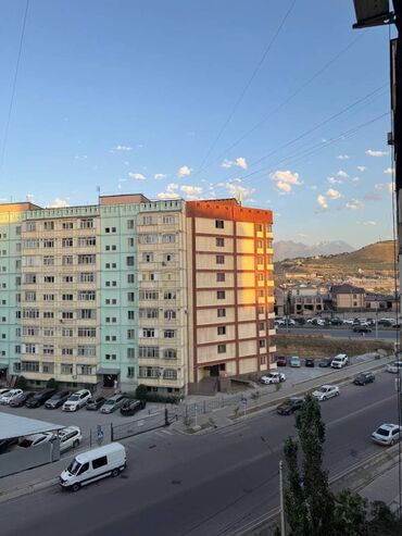 сдается 2 комнатная квартира в джале: 2 комнаты, 52 м², 106 серия, 6 этаж, Старый ремонт