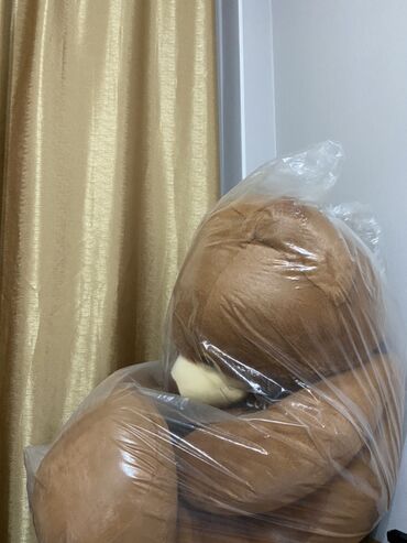 прокат карнавальных костюмов в бишкеке фото: Большой плюшевый медведь в упаковке(новая) - Цвет: светло-коричневый