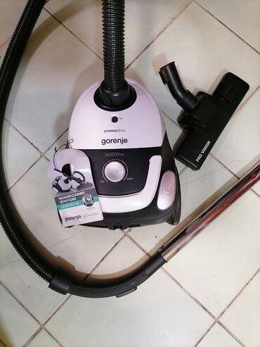 Klasični usisivači: Usisivač GORENJE Odličan na kesu platnenu kao nov je 1400 w vuče kao — 2