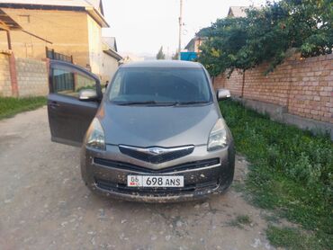 продам срочно машину: Toyota Ractis: 2006 г., 1.5 л, Вариатор, Бензин, Универсал