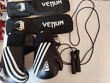 Boks/MMA üçün idman dəsti - Adidas boks əlcəkləri: Qara rəng, Velcro