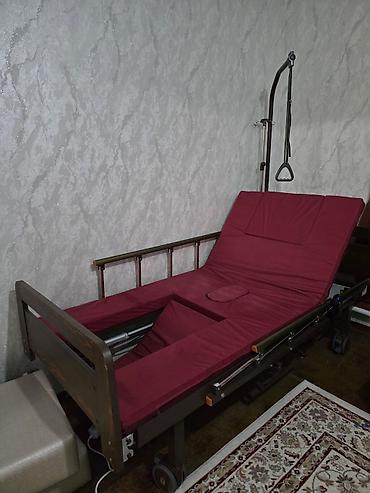 Медицинская мебель: Медицинская кровать б/у Пользовались 2 месяца всего — 15