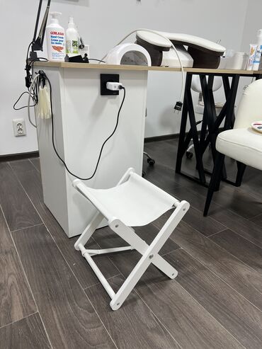 Другое оборудование для салонов красоты: Маникюрный стол Полки под лаки Лабораторный шкаф Шкаф под сухожар — 3